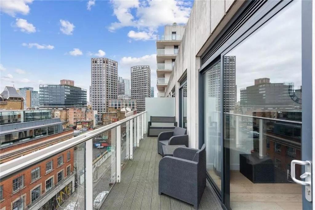 Apartament Londwell, Spitalfields & Brick Lane Luxury Balcony Penthouse